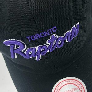 Toronto Raptors Mitchell & Ness Strapback cap NWT